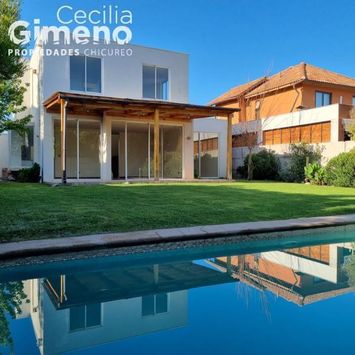 Casa en Arriendo, Santa Elena