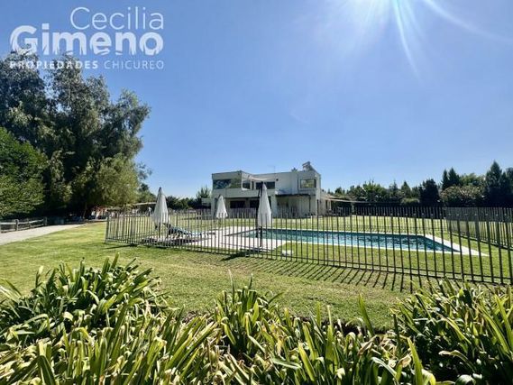 Casa en Arriendo, Chicureo Centro