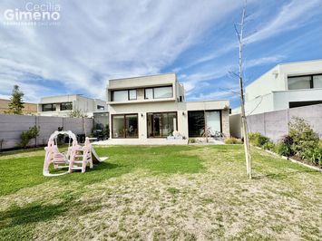 Casa en Arriendo, Piedra Roja
